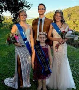 Festival royalty with New Bethlehem Mayor Gordon Barrows